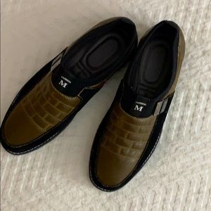 Men’s leather sneaker loafer.